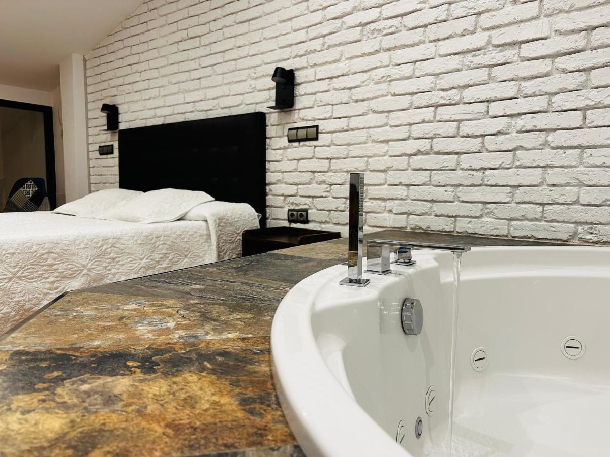 Suite Sorpresa Vut La Taberna Аренас-де-Сан-Педро Экстерьер фото